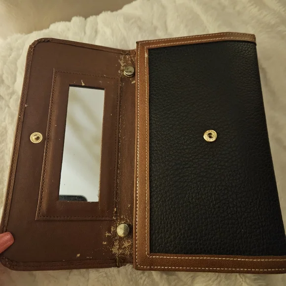 Dooney & Bourke Vintage Classic Black Tan Genuine Pebbled AWL Wallet - Picture 2 of 8